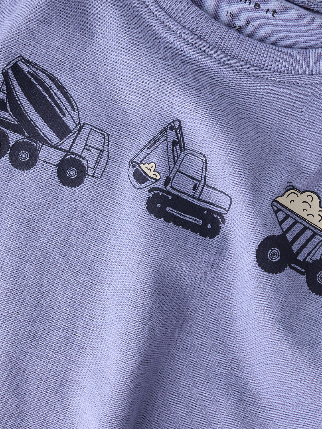 model_shot-front_full